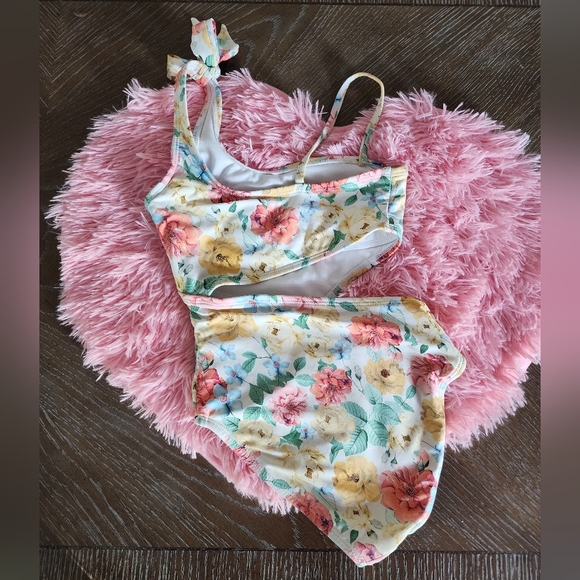 Gianni Bini Floral Print Side Cut Out One-Piece Swimsuit - Picture 2 of 5